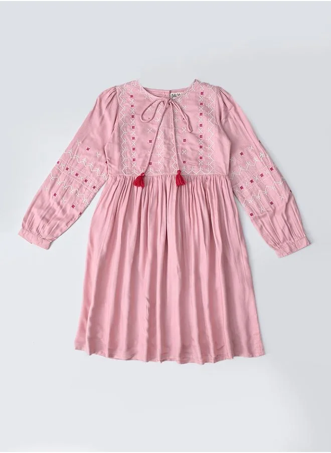 بيلا مودا Bella Moda Embroidered Tie-Up Neck Knee-Length Dress