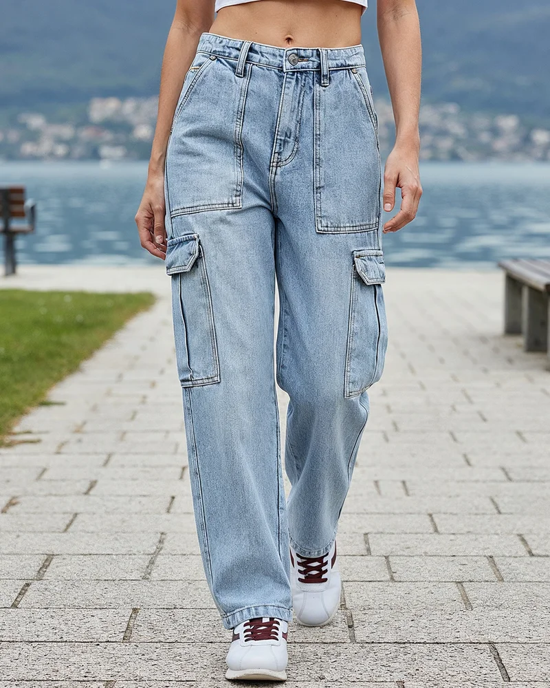 bewakoof Women's Light Blue Washed Straight Fit Cargo Jeans