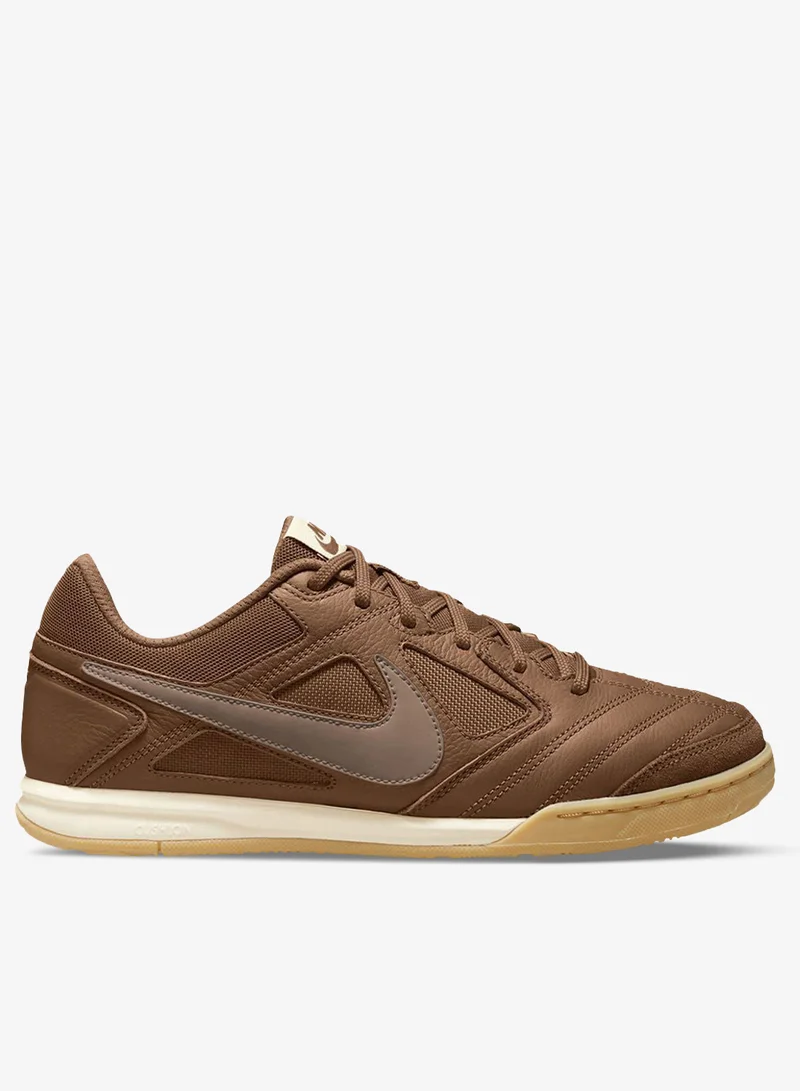 Nike Gato