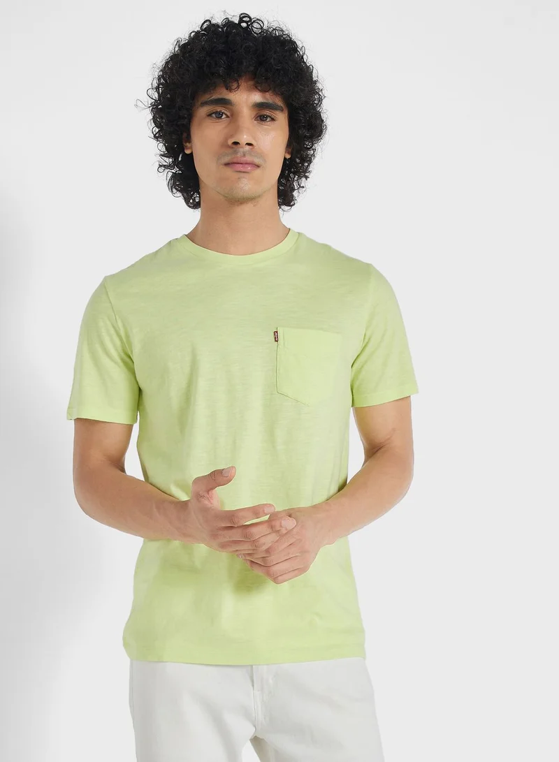 Levi's Pocket Detailed Crew Neck T-Shirt