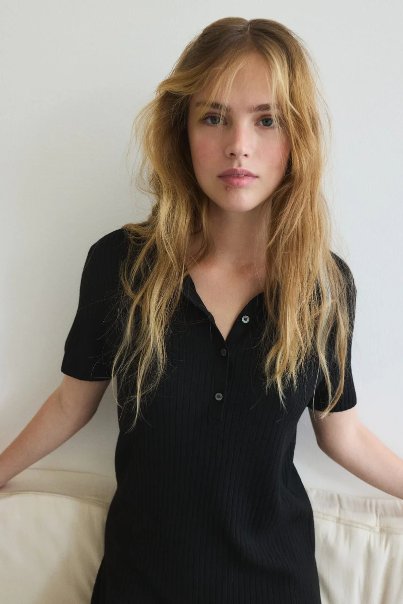 اتش اند ام فستان بياقة محبوك بتصميم مرن