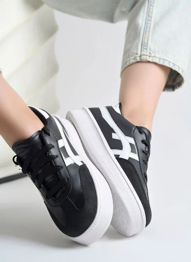 Shoetopia Stylestry Women Colourblocked Sneakers