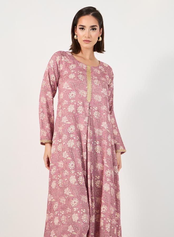 ستايلي جلابية بطبعات شاملة مع تطريز ذهبي - Image 5