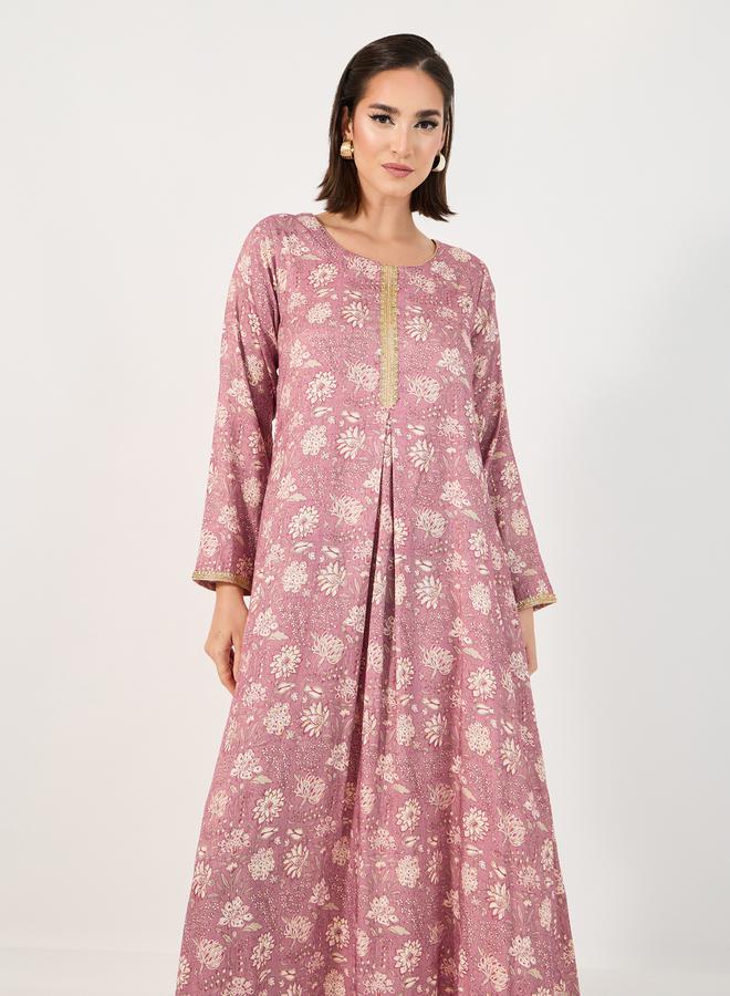 ستايلي جلابية بطبعات شاملة مع تطريز ذهبي - Image 2