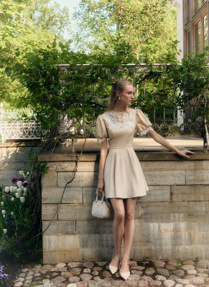 Lichi Mini dress with lace collar and cuffs