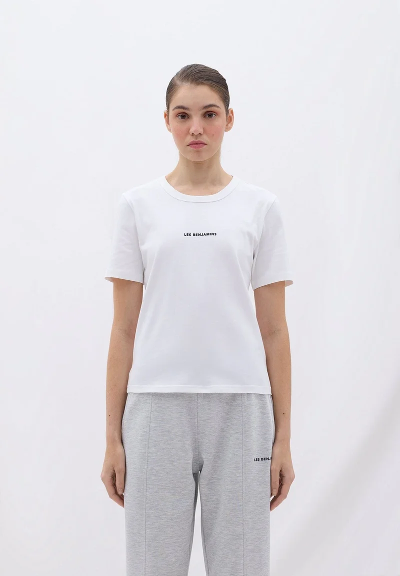 ليس بنجامنز تي شيرت عادي ٤٠٢