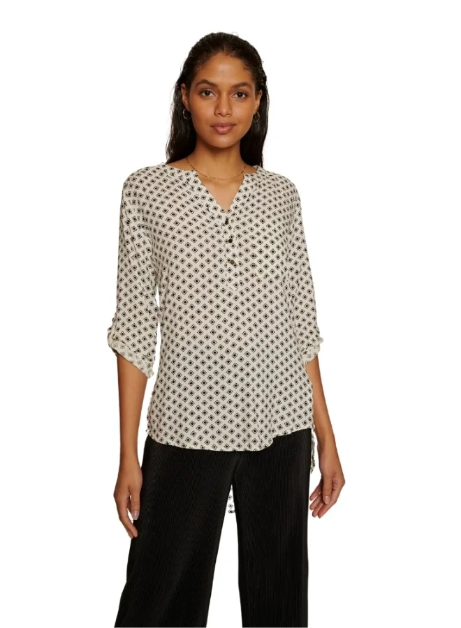 ZABAIONE Geometric Print V-Neck Blouse - Beige and White