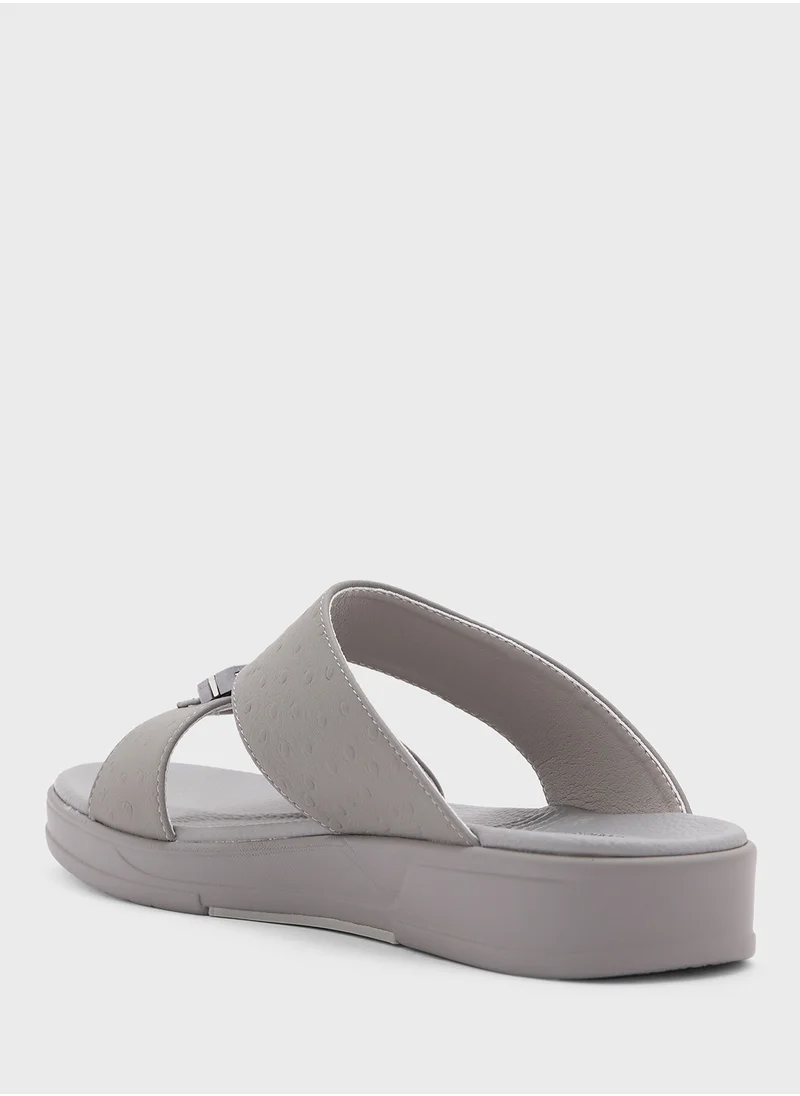 روبرت وود Arabic Sandals