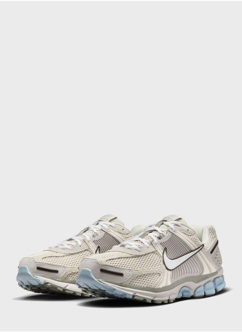 Nike - Zoom Vomero 5 - Image 1