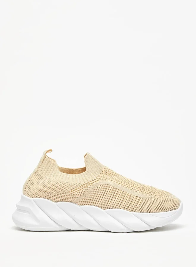 shoexpress Girls Textured Slip-On Sports Shoes With Pull Tabs