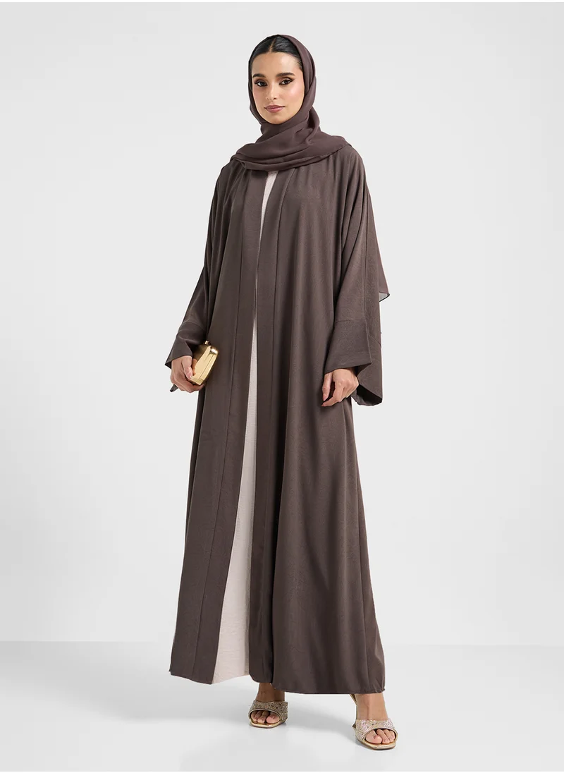 هيا كلوزيت V-Neck Flared Sleeve Abaya