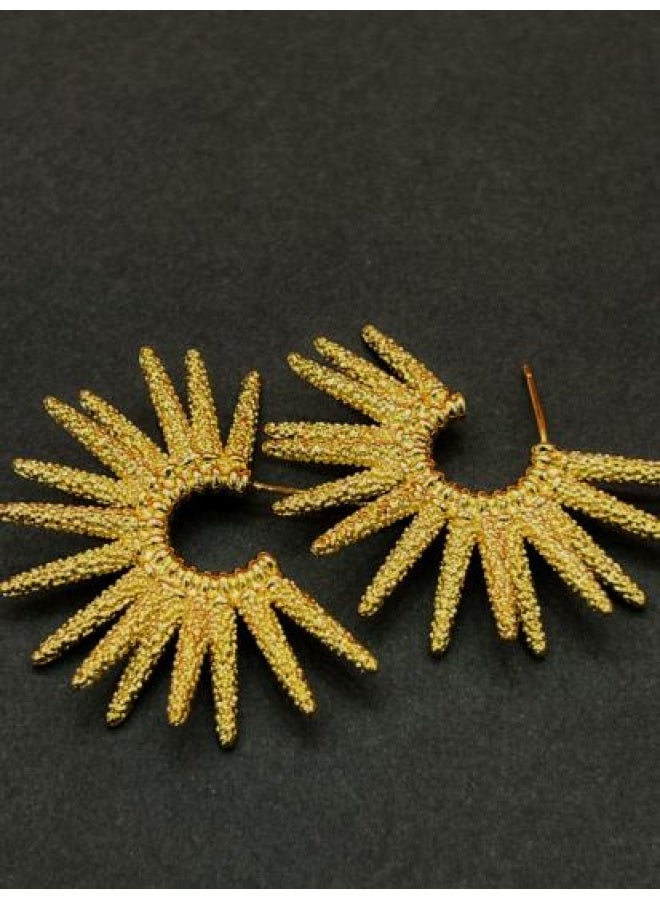 Golden Sunflower Stud Earrings for Women, Trendy Zinc Alloy Star-shaped Jewelry with Exaggerated Thorn Design - Fashion Metal Accessories for Daily Wear & Special Occasions - Image 3