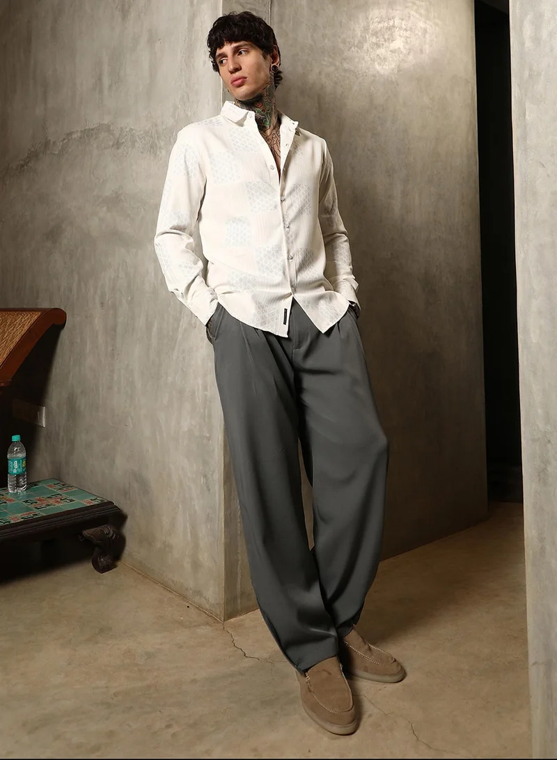 كامبوس سوترا Campus Sutra Men's Daisy White Indie-Block Imprint Shirt For Casual Wear | Spread Collar | Long Cuffed Sleeves | Button Closure | Shirt Crafted With Comfort Fit For Everyday Wear