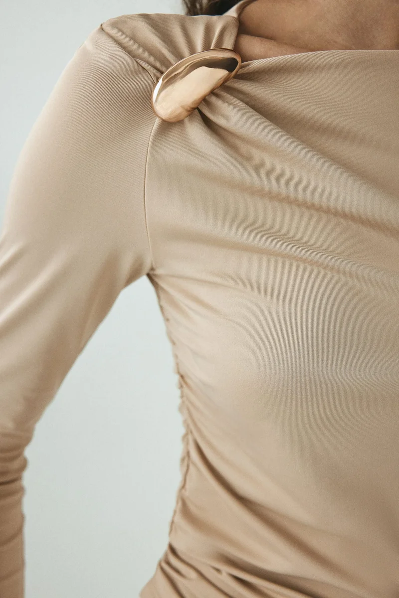 اتش اند ام بلوزة جيرسيه غير متماثلة