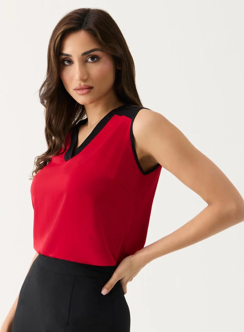 Zigzag White Sleeveless Plain Chiffon Top