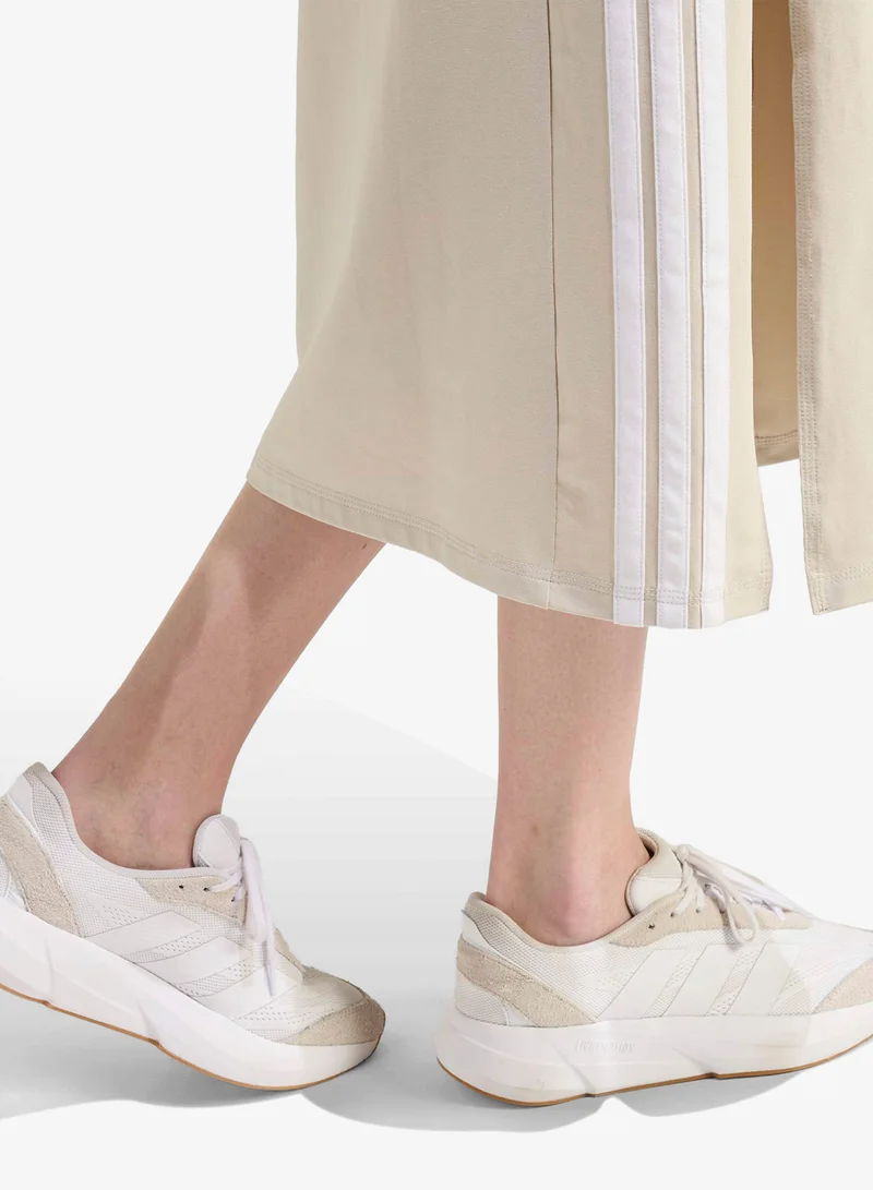 اديداس فستان رياضي أساسي بثلاث خطوط