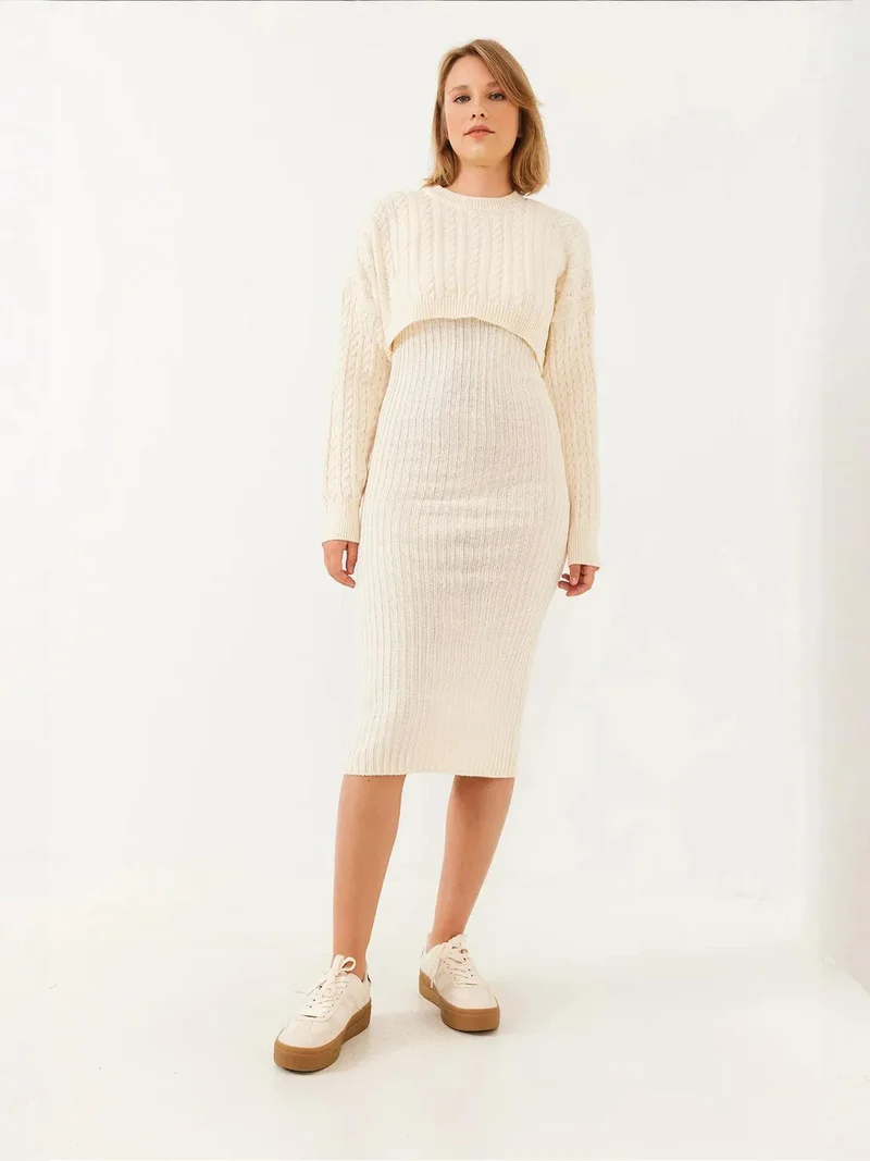 بيانكو لوتشي طقم محبوك مضلع من لوكسي بياقة دائرية