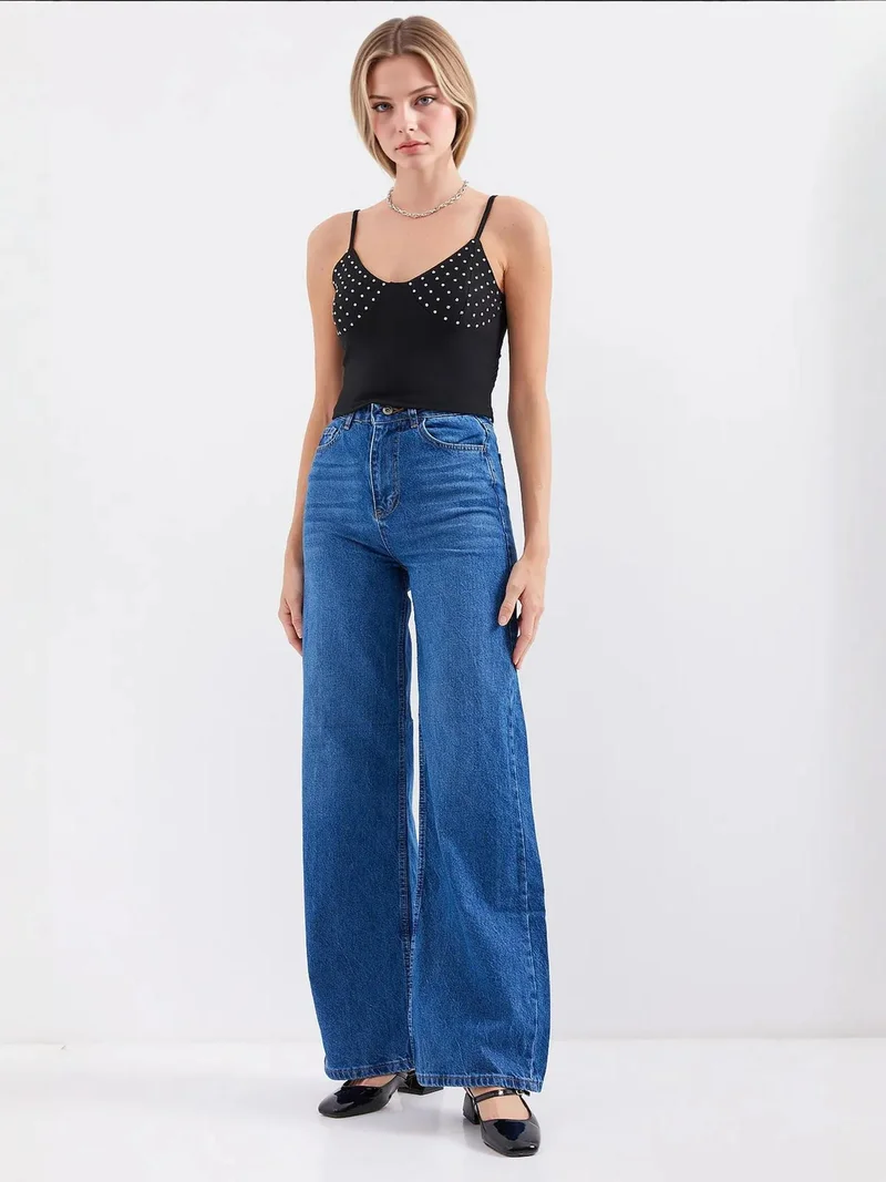 BIG DART BDART Embroidered Fitted Crop Top with Crew Neck