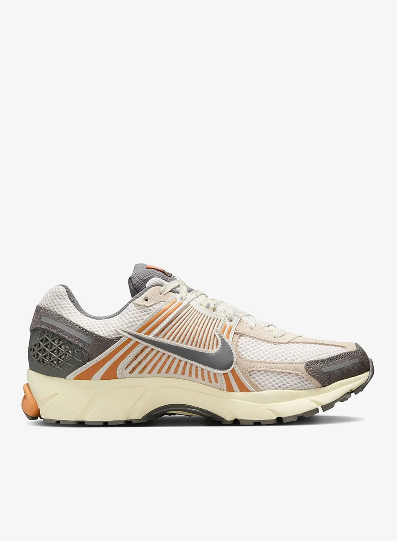 Nike Zoom Vomero 5 App