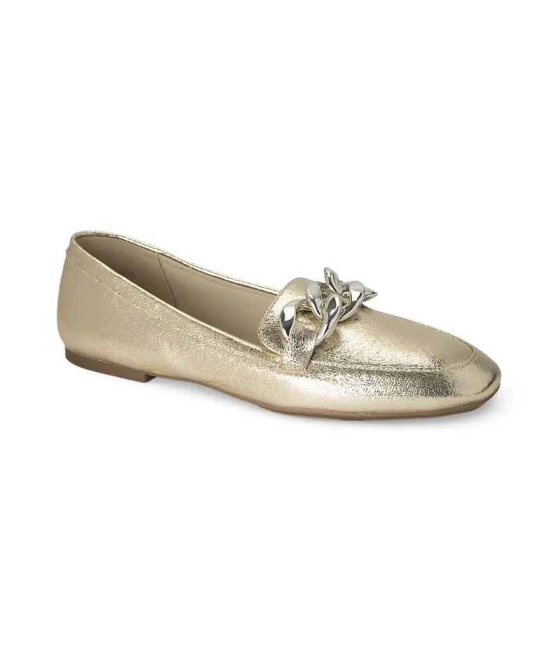 باتا حذاء باليه مريح بتفاصيل زخرفية