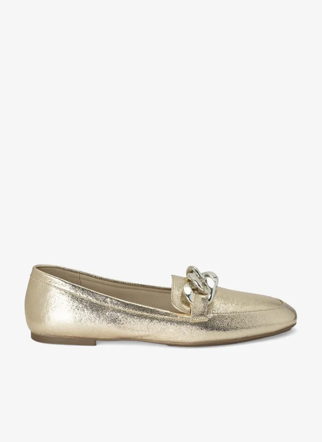 باتا حذاء باليه مريح بتفاصيل زخرفية