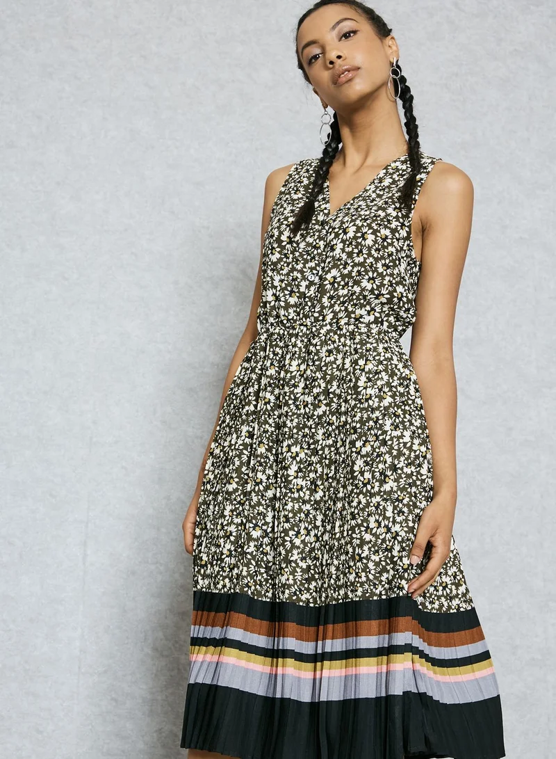 Ginger Printed Striped Hem Pleated Dress