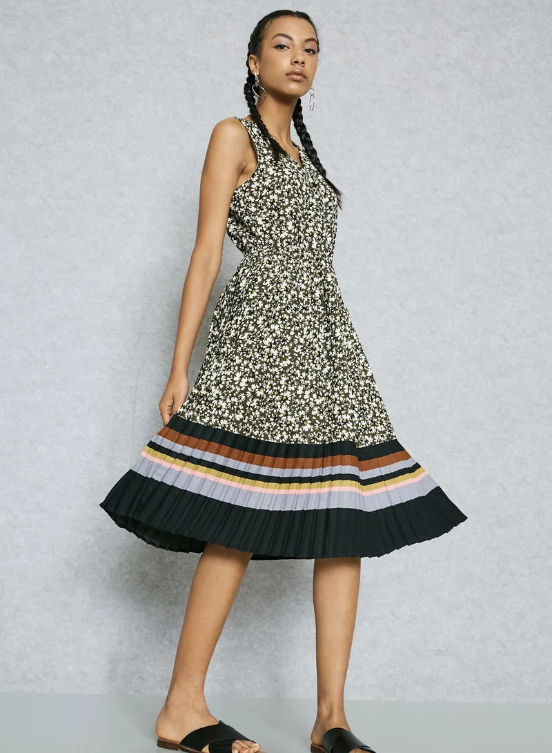 Ginger Printed Striped Hem Pleated Dress