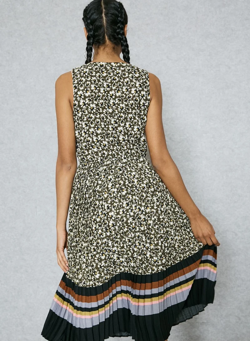 Ginger Printed Striped Hem Pleated Dress