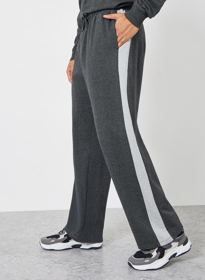 ستايلي طقم منسق من جوغر وسويت شيرت واسع - Image 4