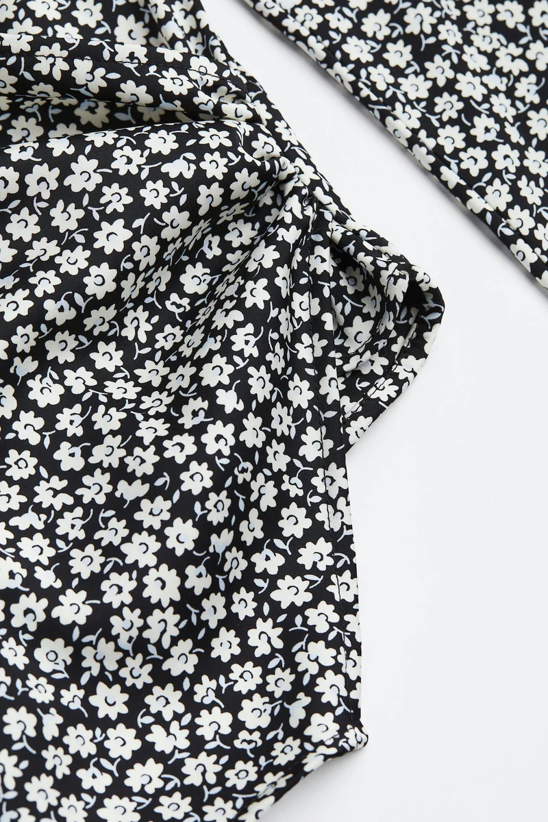 اتش اند ام بلوزة ساتان بتصميم ملفوف