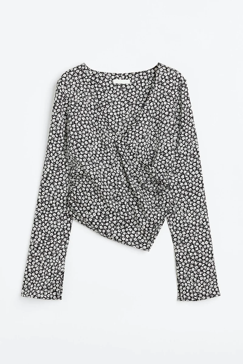 اتش اند ام بلوزة ساتان بتصميم ملفوف