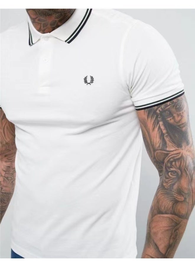 FRED PERRY قميص بولو للرجال من فريد بيري - خريف/شتاء بأكمام قصيرة كاجوال مزين بتطريز ثقيل بلون القمح المتنوع - Image 2