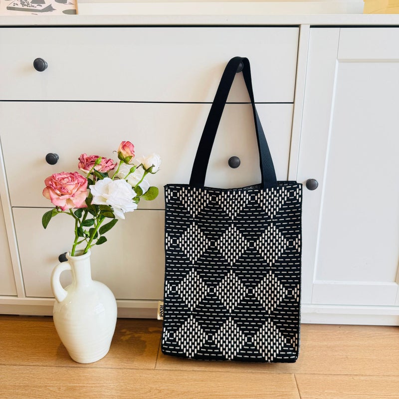 Ethnic Style Design Almond Flower Element Knitted Shoulder Bag For Women Versatile Travel Portable Large Capacity Shoulder Bag Trendy - Image 4