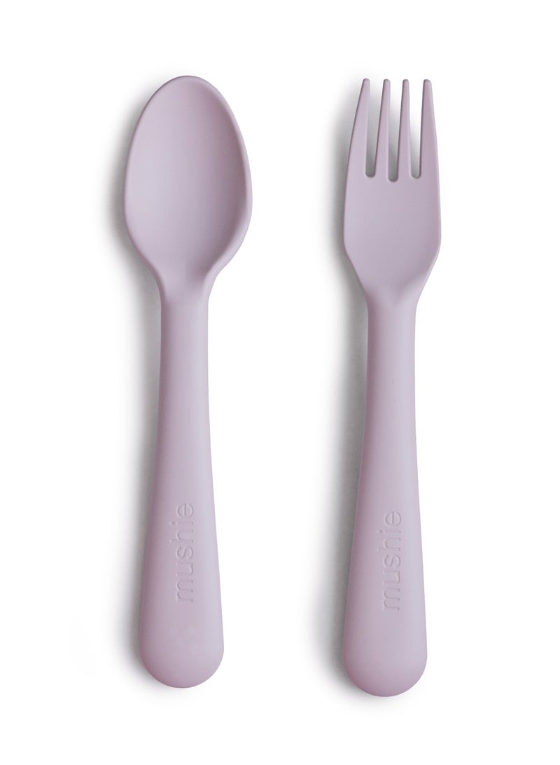 موشي طقم شوكة وملعقة أواني طعام موشي للأطفال | قابلة لإعادة الاستخدام وخالية من مادة بيسفينول | أدوات مائدة آمنة للاستخدام في غسالة الأطباق والميكروويف | سهل الحمل | صنع في الدنمارك | أرجواني ناعم - Image 1