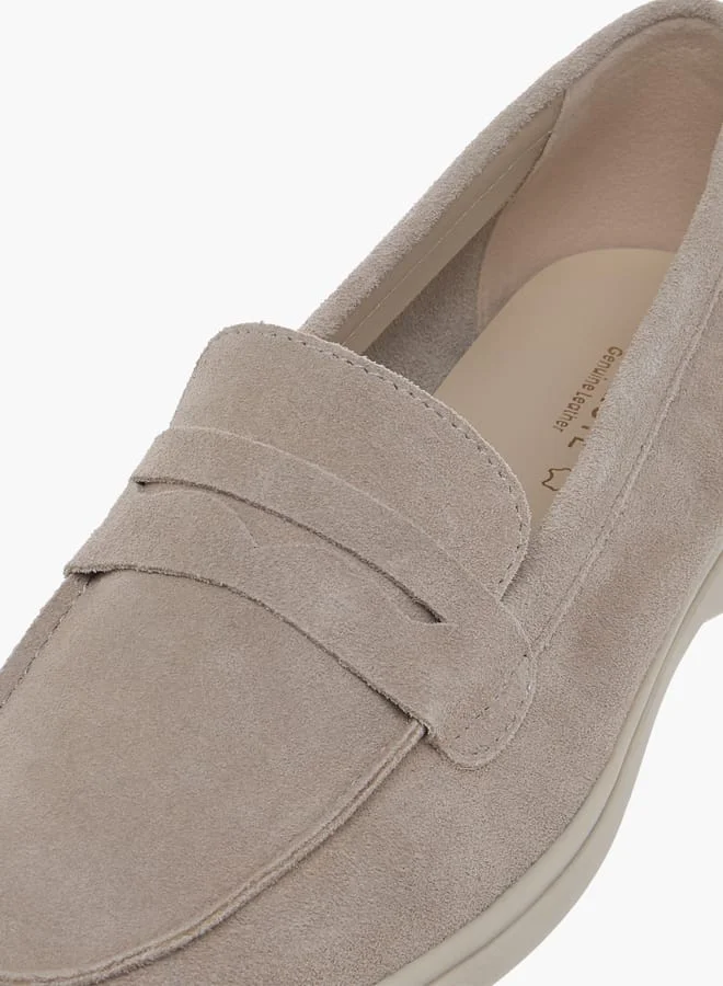 سيليست Women's Cutout Detail Slip-On Loafers