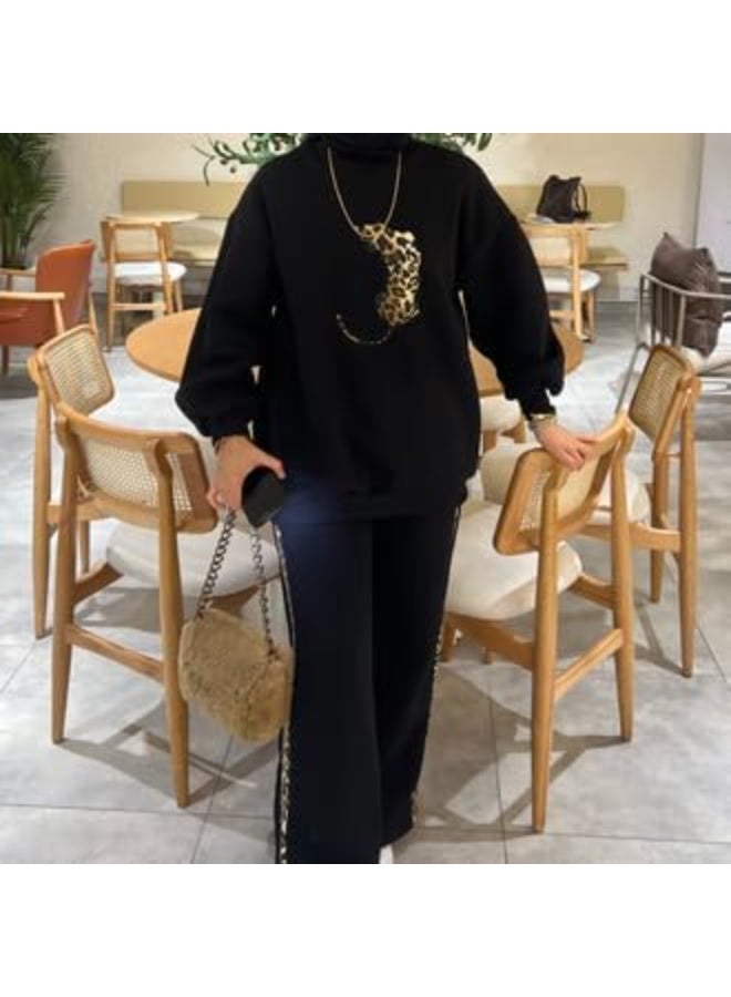 سوت قطعتين نمر تايجر نسائي خامة ميلتون قطن 100% ناعمة ضد الوبرة تصميم عصري فاخر بلوزة بتطريز نمر وبنطلون وايد ليج بخط جانبي تايجر لون أسود وان سايز يناسب من 60 إلى 85 كجم - Image 2