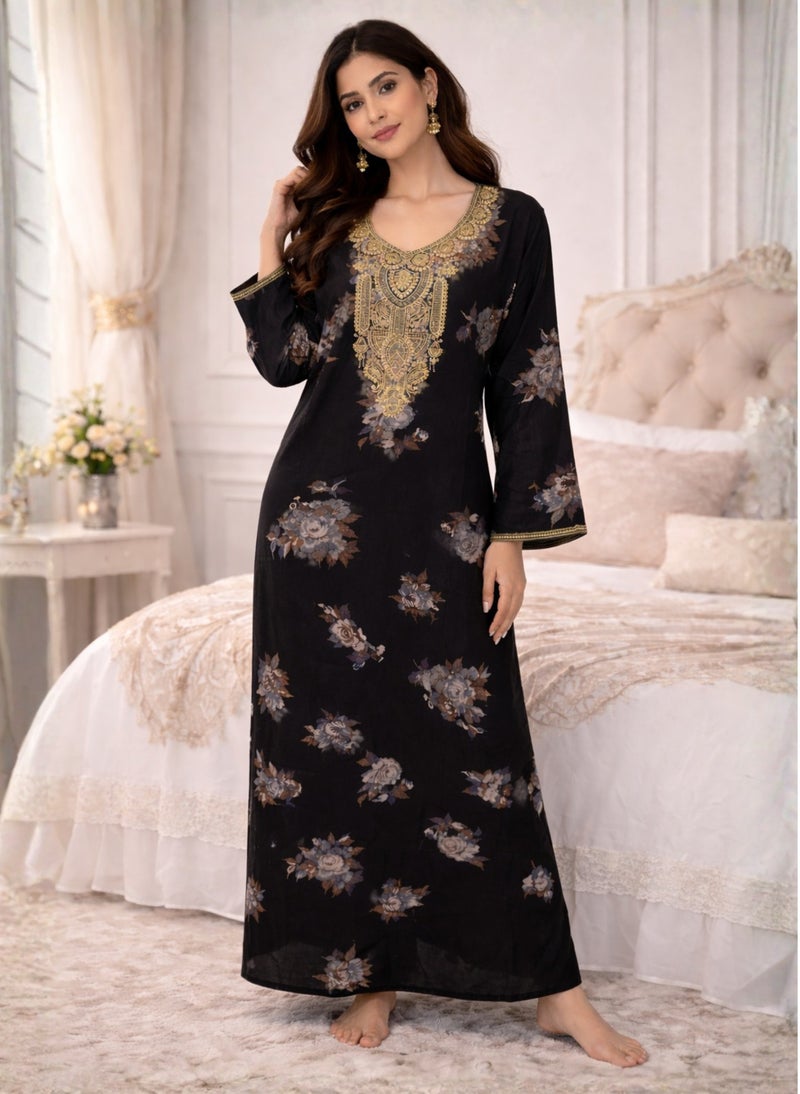 بريميم جلابية كشميرية سوداء للنساء – قميص نوم طويل مطرز بالذهب والزهور - Image 2