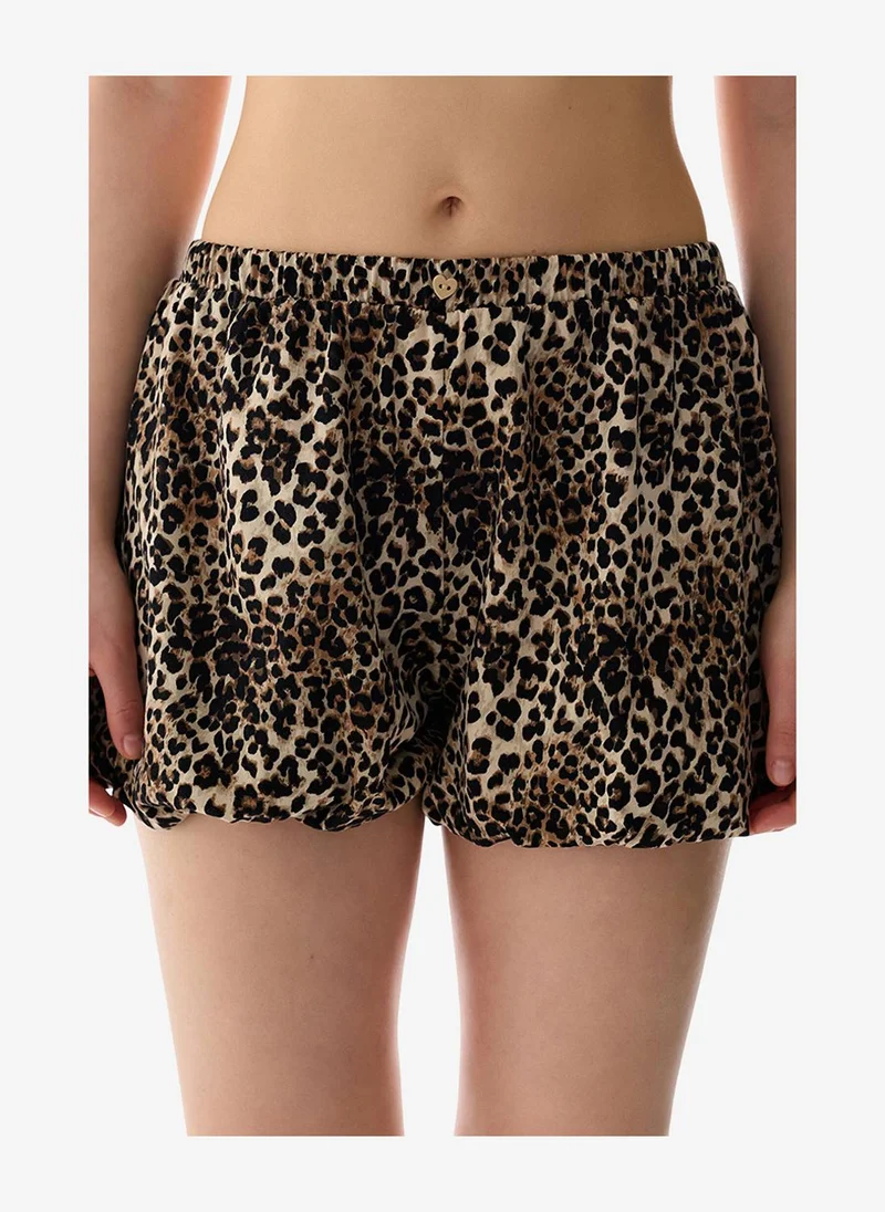 بنتي Women Leopard Printed Light Beige Shorts