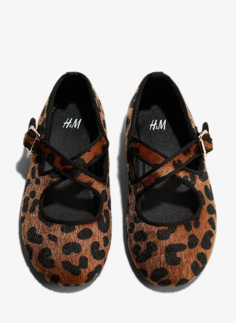 اتش اند ام حذاء باليه