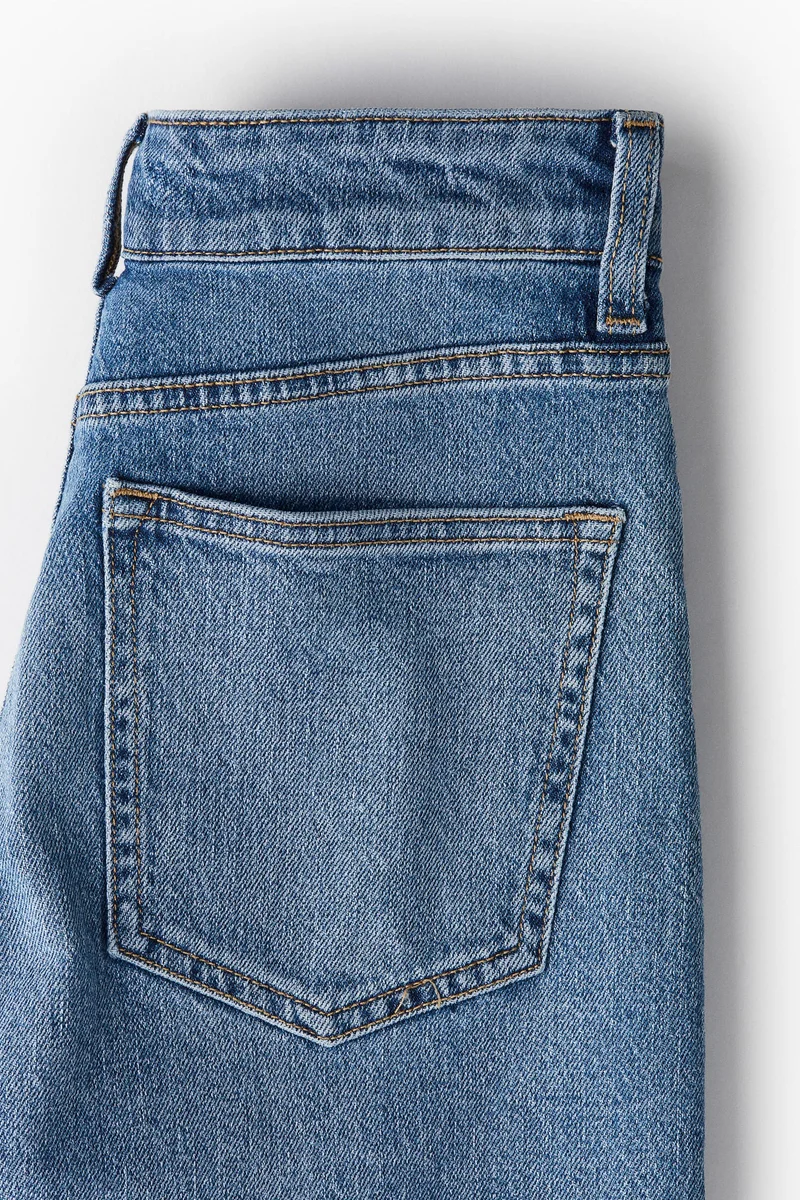 اتش اند ام شورت بخصر عالي من الدنيم