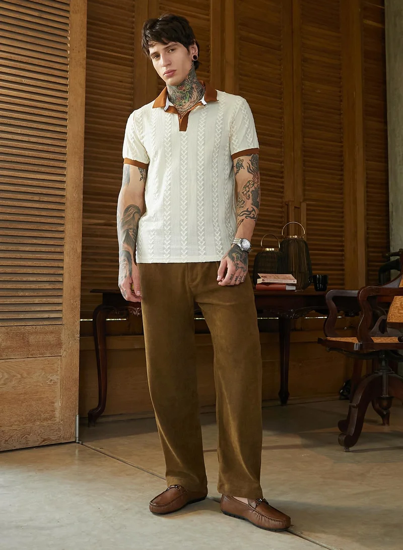 Campus Sutra Men's Daisy White & Russet Brown Arc-Tactile Polo T-Shirt