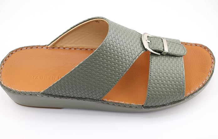 إيت صندل عربي يدوي الصنع للرجال من AET | شبشب رجالي خارجي | شبشب مفتوح من الأمام للاستخدام اليومي | جلد عربي أصلي مع ابزيم| تصميم عربي جديد| نعل داخلي بني| مريح وخفيف الوزن - Image 2