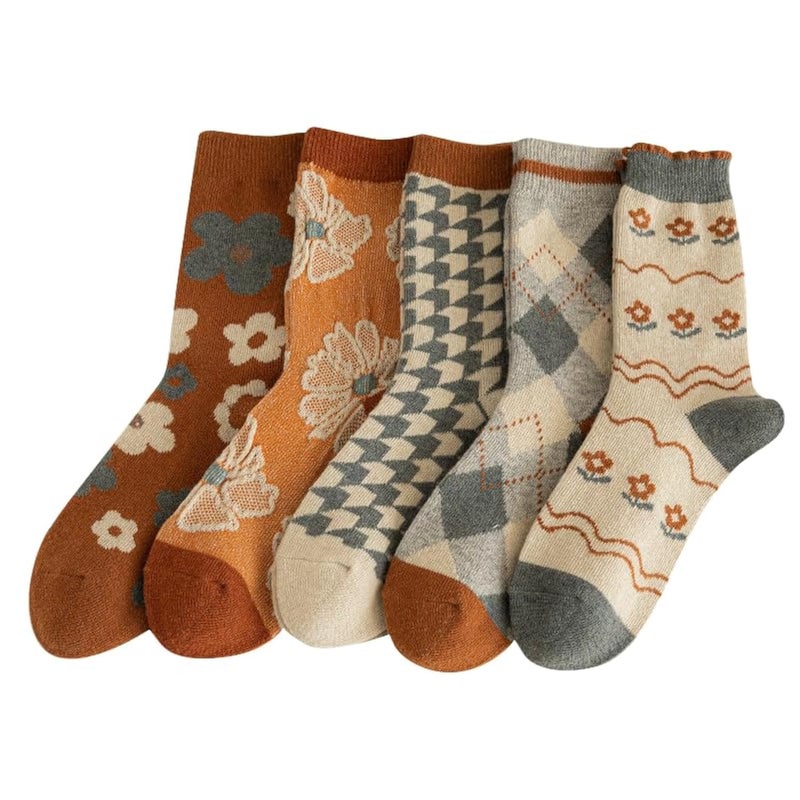 FORJMMP 5/10 Pairs Wool Socks for Women Thick Knit Vintage Cute Floral Crew Socks (5 Pairs-Orange Flowers) - Image 1