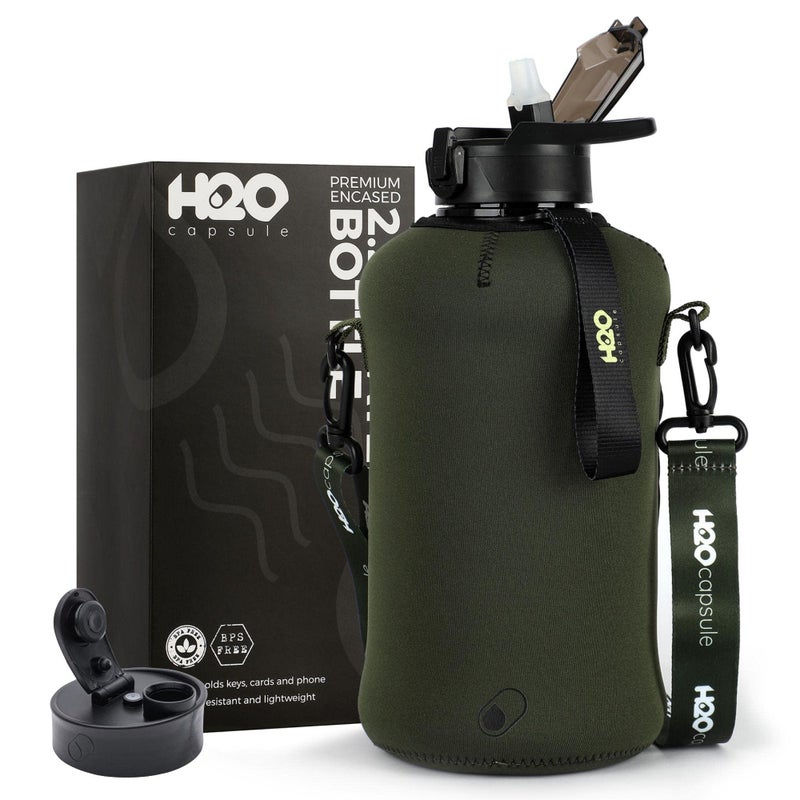 H2O Capsule كبسولة H2O 2.2 لتر زجاجة ماء نصف جالون مع غلاف تخزين وغطاء قش مغطى - حاوية مشروب كبيرة قابلة لإعادة الاستخدام مع مقبض - إبريق رياضي كبير 2.2 لتر (74 أونصة) أخضر - Image 1