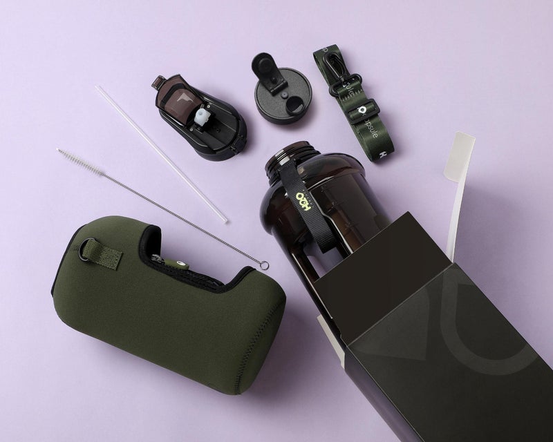 H2O Capsule كبسولة H2O 2.2 لتر زجاجة ماء نصف جالون مع غلاف تخزين وغطاء قش مغطى - حاوية مشروب كبيرة قابلة لإعادة الاستخدام مع مقبض - إبريق رياضي كبير 2.2 لتر (74 أونصة) أخضر - Image 5