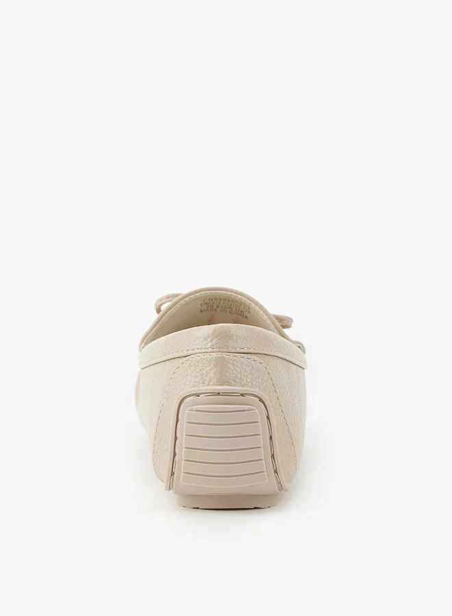 فلورا بيلا من شو إكسبرس Textured Slip-On Moccasins with Bow