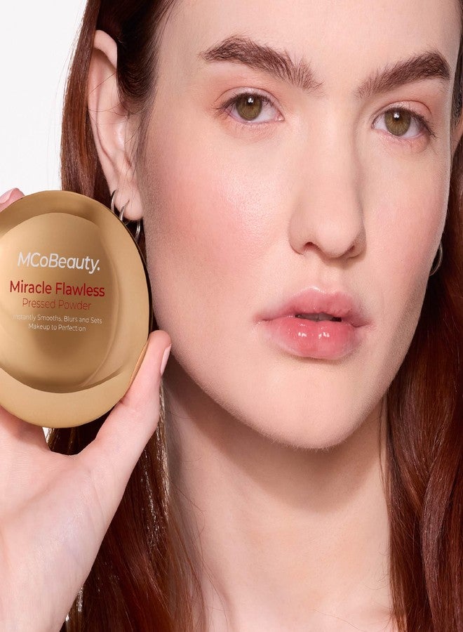 أم سي أو بيوتي مجموعة MCoBeauty لتفتيح البشرة بدون عيوب وبودرة مضغوطة - فاتح - Image 4