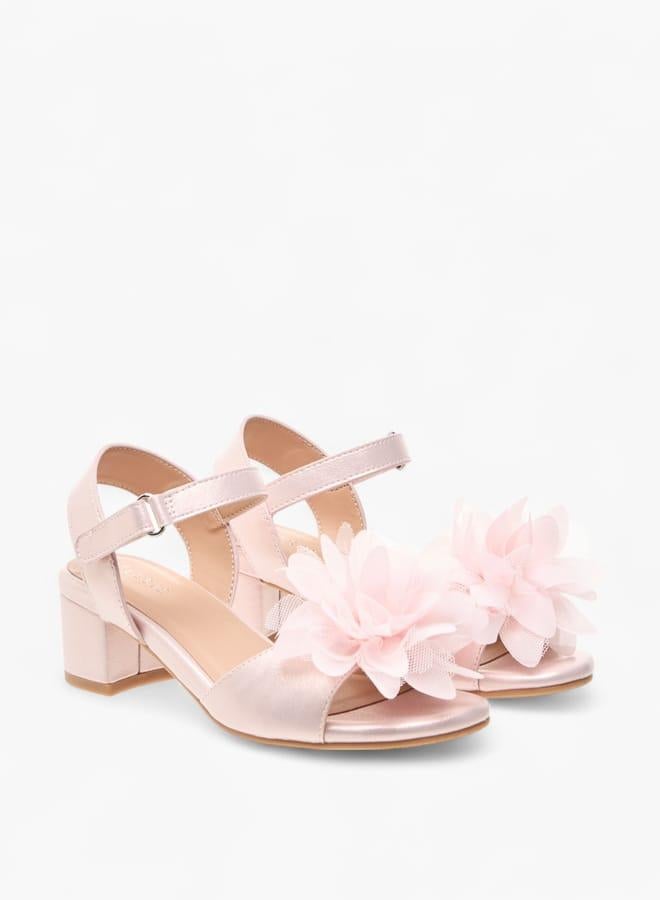 سيليست صنادل بناتي بكعب عريض وتزيين زهري مع إغلاق بشريط لاصق - Image 2