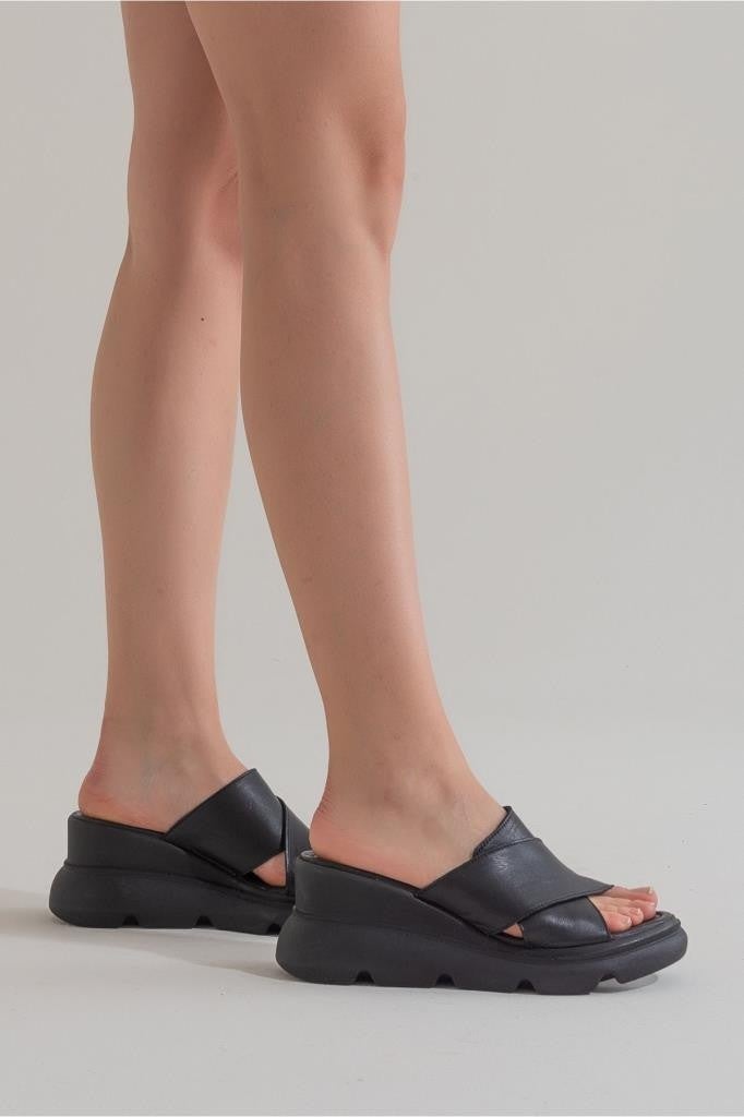 Zeyn Shoes 7673 Black Women's Slippers - Image 2