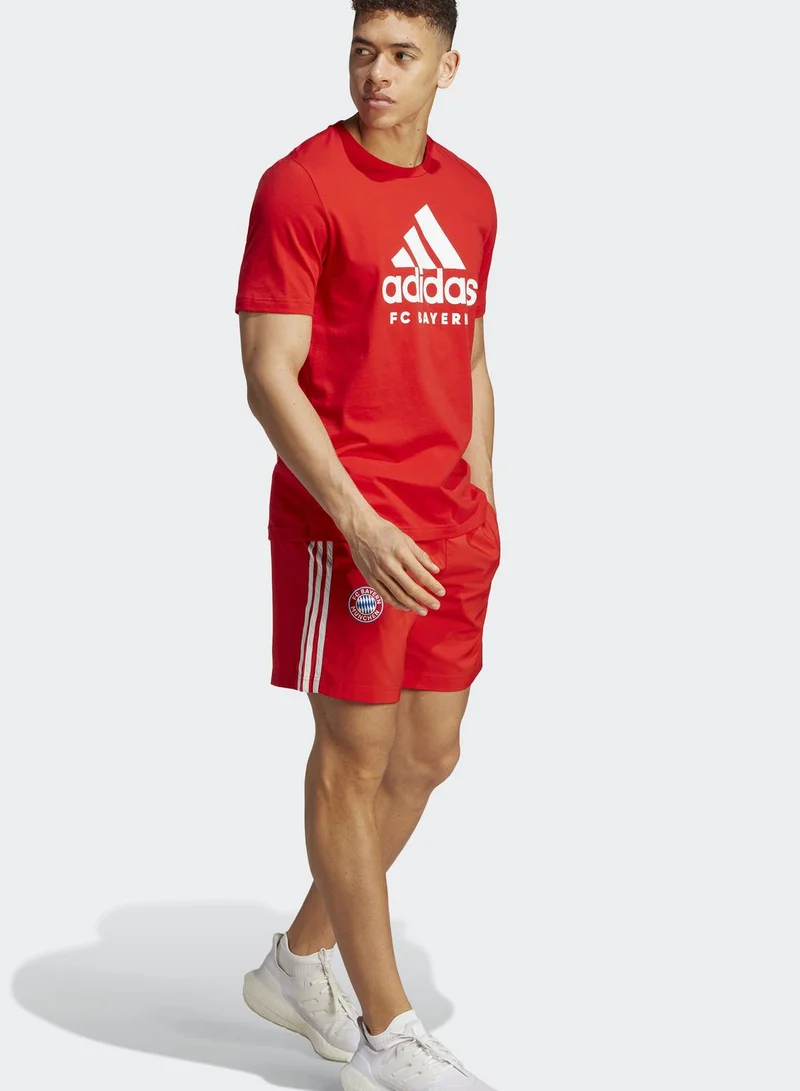 adidas تيشيرت مزين بتصميم دي ان ايه لنادي بايرن